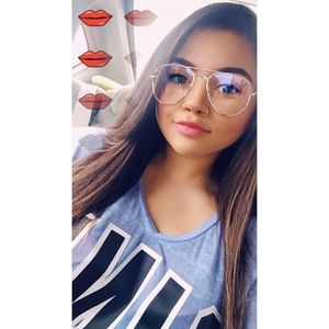 Meet your Posher, Ashantee